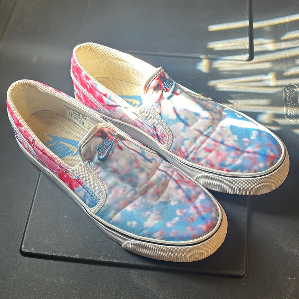 Nike Slip-On Shoes - cherry blossom